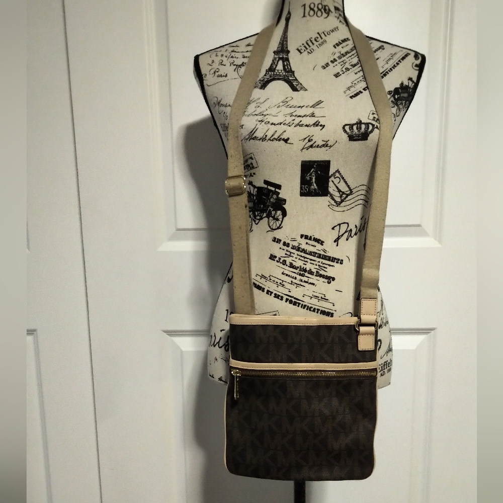 Authentic Michael Kors Crossbody Purse